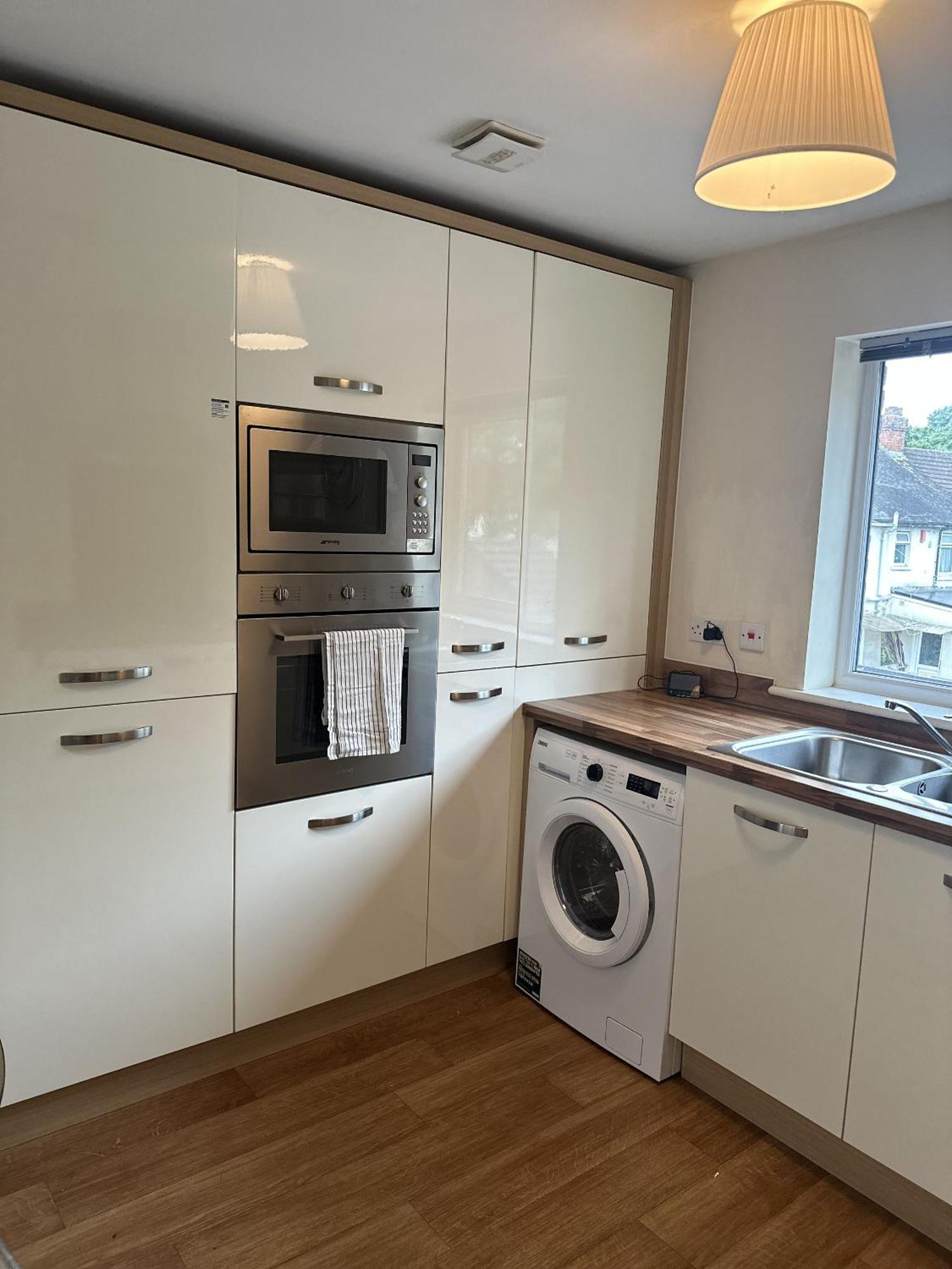 2 Bdr City Centre Apartment With Parking Cardiff Exterior foto