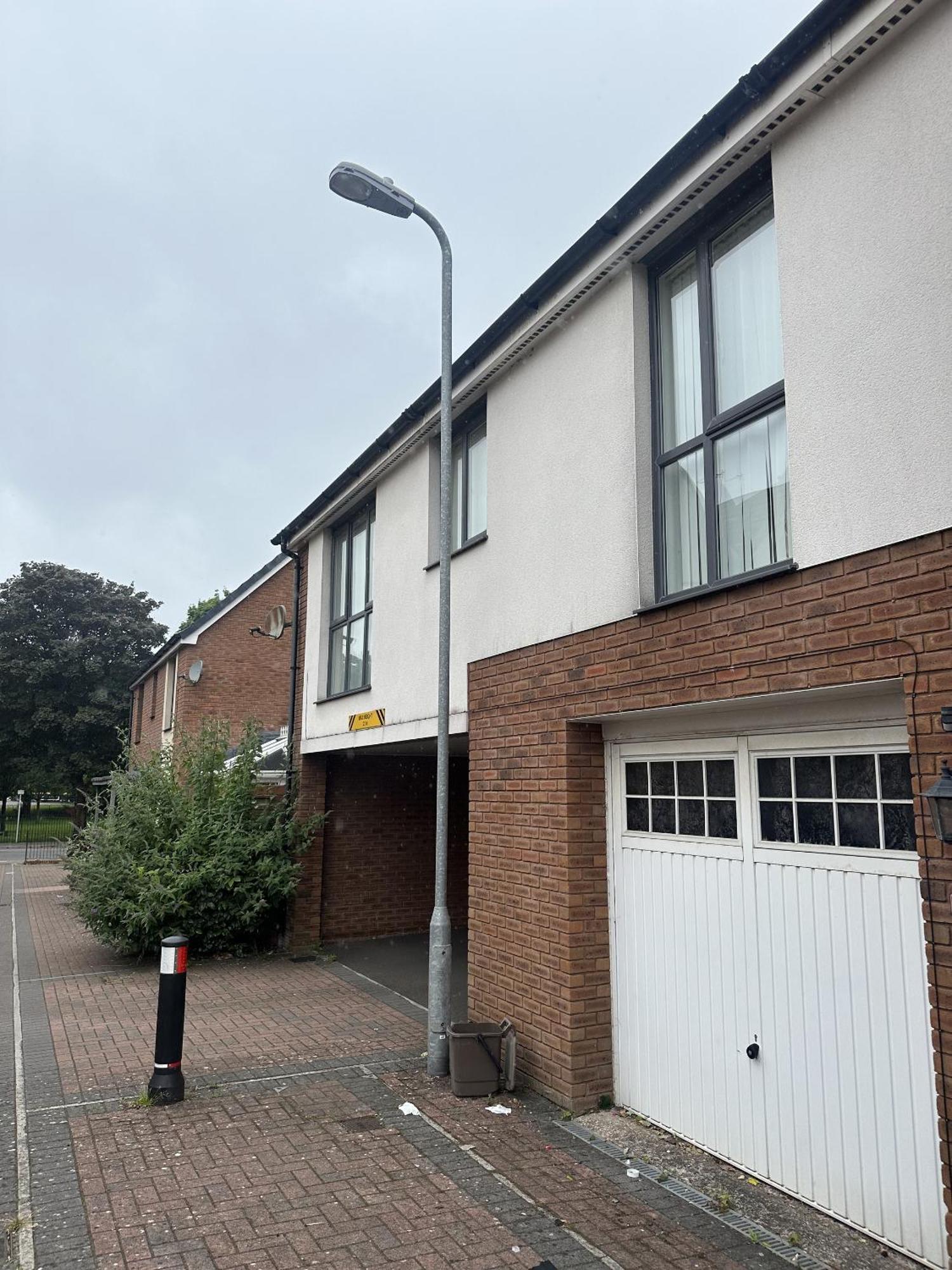 2 Bdr City Centre Apartment With Parking Cardiff Exterior foto